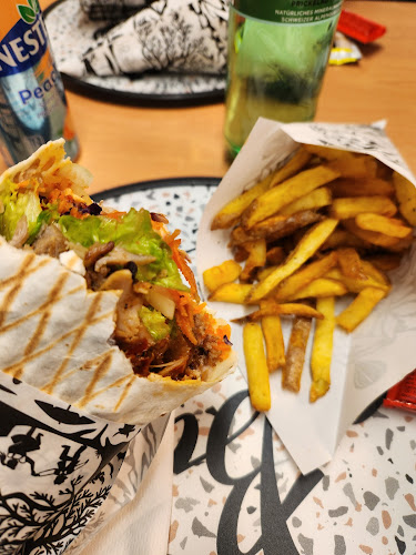 Le Repaire Kebabs & Burgers Maison - Gastronomie und Hotellerie