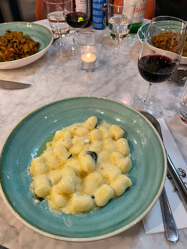 L'Osteria Basel Plaza - Gastronomie und Hotellerie