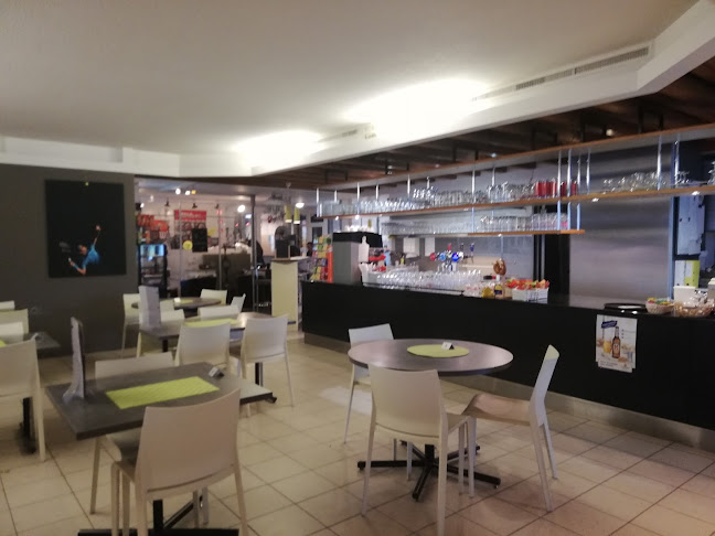 Opinii despre Tennishalle Burgdorf AG în Burgdorf - Gastronomie und Hotellerie