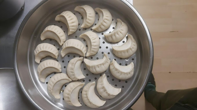 Opinii despre Yabtsang Momo Corner în Pfäffikon - Gastronomie und Hotellerie