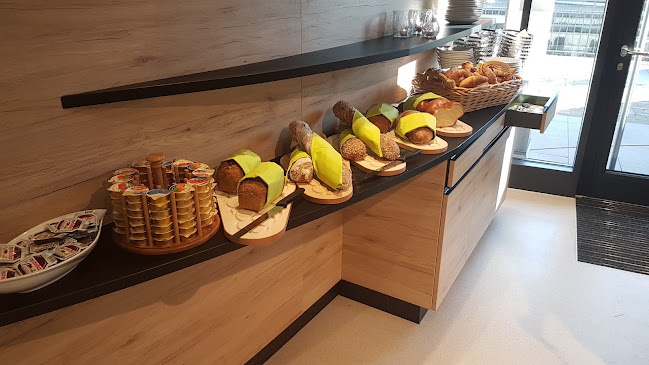 Comentarii opinii despre Bäckerei-Konditorei-Restaurant Räber