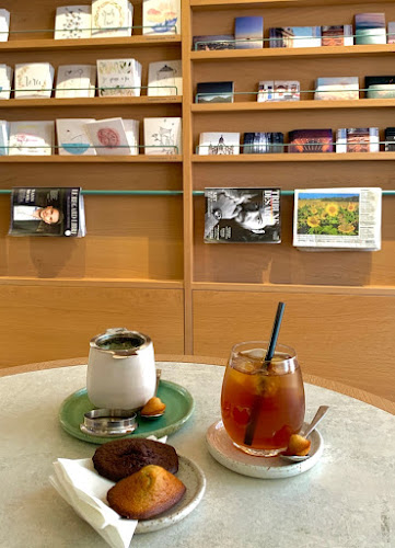 Madeleine - Café, Livres & Co - Lausanne