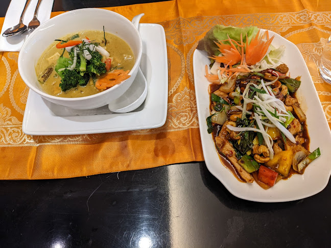 Opinii despre Tam Nan Siam Thai Restaurant în Zürich - Gastronomie und Hotellerie