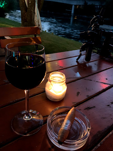 Opinii despre Aare-Chill / Beach Lounge | Winterpause în Aarburg - Gastronomie und Hotellerie