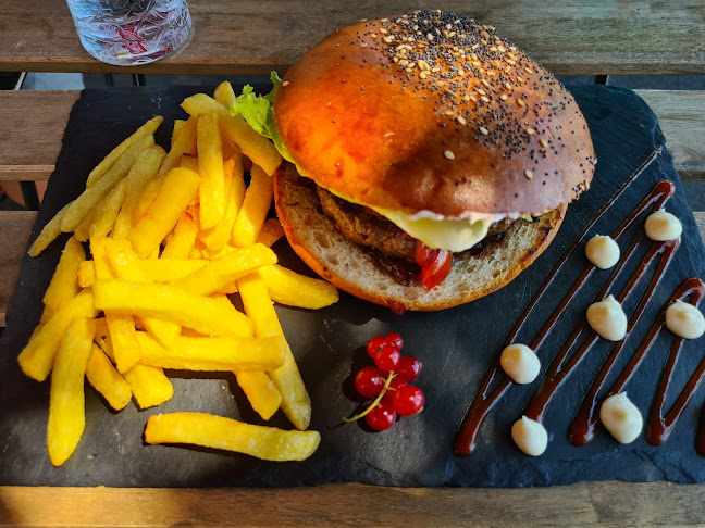 Comentarii opinii despre MGM Café