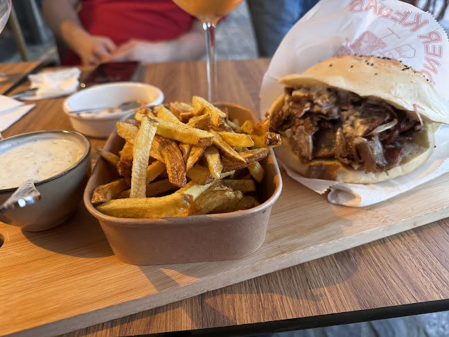 Comentarii opinii despre Food Halle 15