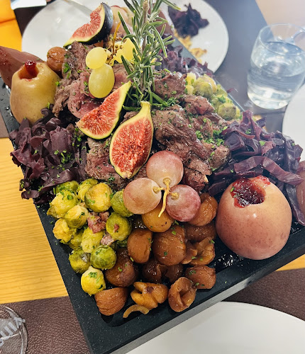 Poulet à Guia - Gastronomie und Hotellerie