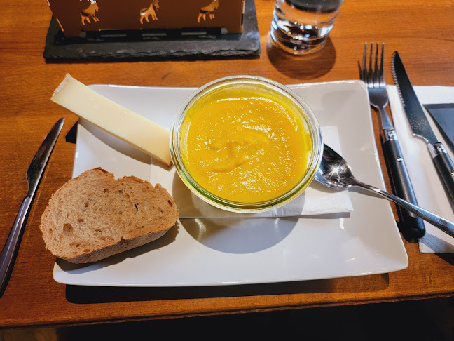 Opinii despre Bar La Tanière în Môtiers - Gastronomie und Hotellerie