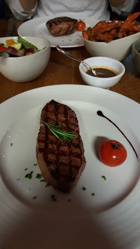 Comentarii opinii despre Simon's Steakhouse Grill & Restaurant & Bar