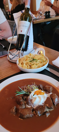 Zürcherstrasse 2, 8852 Altendorf