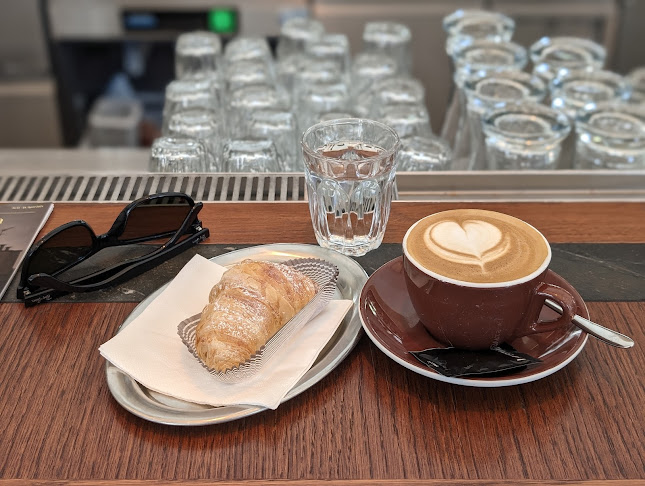 Opinii despre Bar 45 în Zürich - Gastronomie und Hotellerie