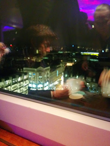 Opinii despre Jules Verne Panoramabar în Zürich - Gastronomie und Hotellerie