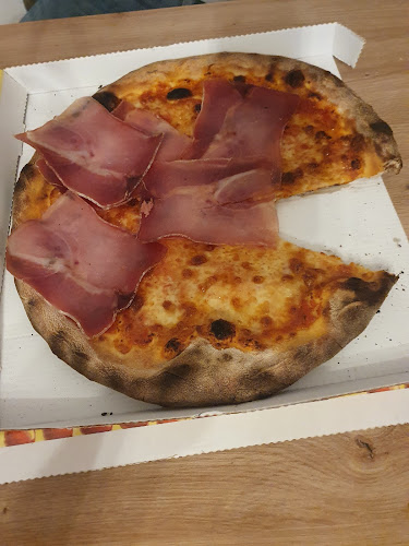 Opinii despre Pizzakurier Oberland în Hinwil - Gastronomie und Hotellerie
