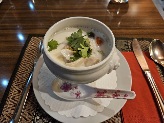 Opinii despre Thung Thong Thai Restaurant KLG în Solothurn - Gastronomie und Hotellerie