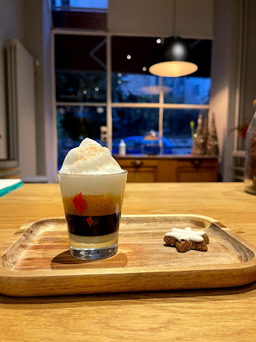 Comentarii opinii despre L'Aubépine Café