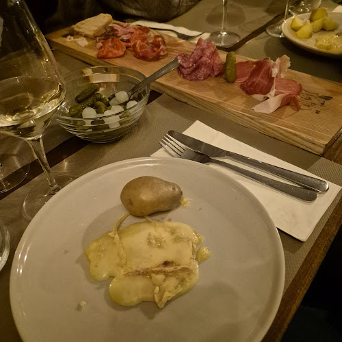 Comentarii opinii despre Caveau de Nyon