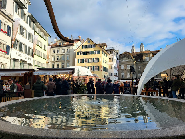 Opinii despre Münsterhof Christmas Market în Zürich - Gastronomie und Hotellerie