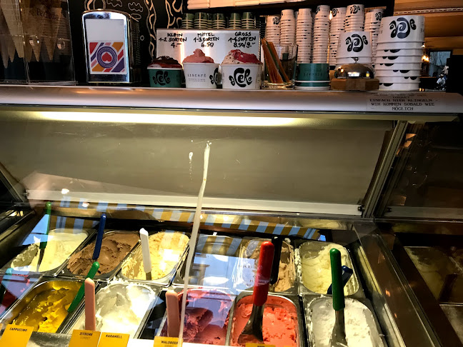 Opinii despre Eiscafé Acero în Basel - Gastronomie und Hotellerie