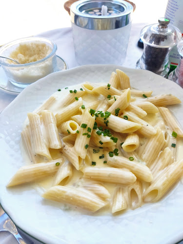 Opinii despre Café Léo în Geneva - Gastronomie und Hotellerie