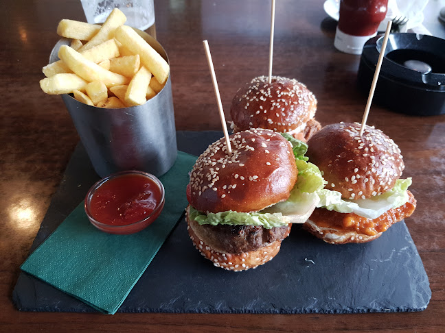 Flanagan's Irish Pub