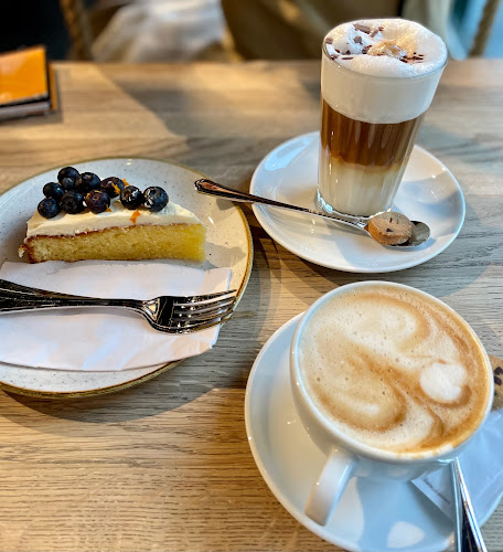 Two Hands Restaurant