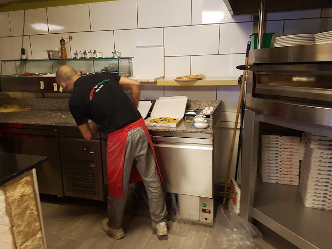 Pizzeria la Piccola - Gastronomie und Hotellerie