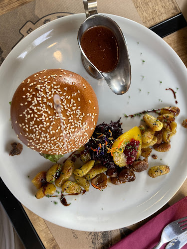 Av. Léopold de Reynier 11, 1854 Leysin