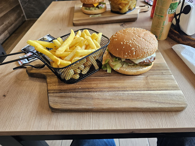 Opinii despre Food Factory Aarberg în Aarberg - Gastronomie und Hotellerie