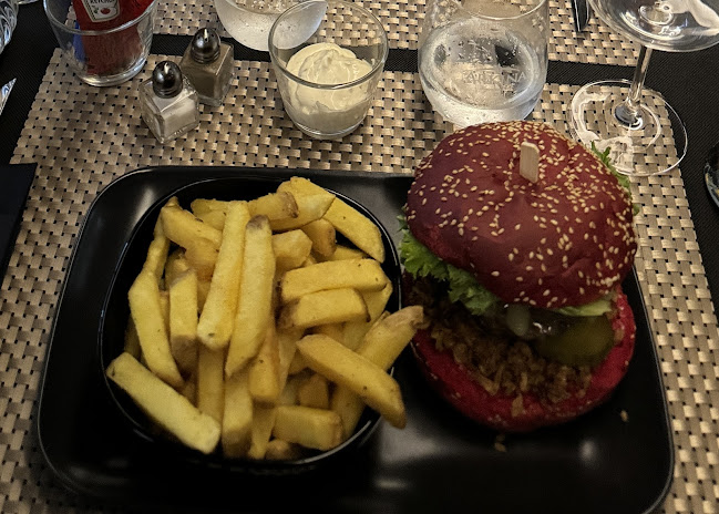 Opinii despre The BUST - Burger & Steak Restaurant în Herrliberg - Gastronomie und Hotellerie