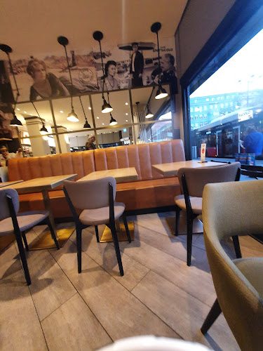 Opinii despre Caffè Spettacolo Biel SBB în Biel - Gastronomie und Hotellerie