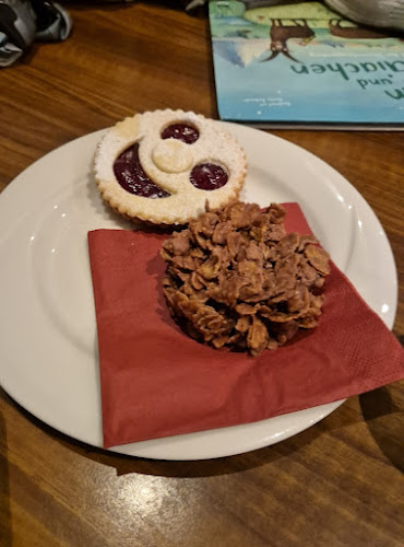 Opinii despre Cafe Aurora în Lenzerheide - Gastronomie und Hotellerie