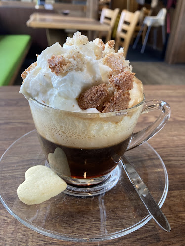 Comentarii opinii despre Bäckerei /Konditorei und Café CASPARIN