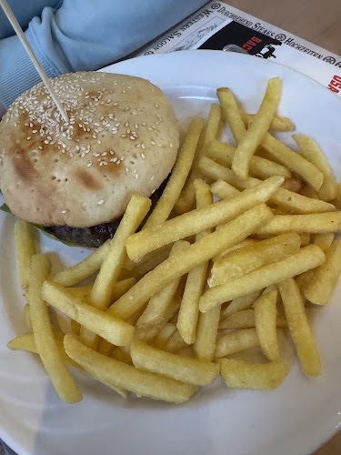 Opinii despre Bachtel-Ranch în Hinwil - Gastronomie und Hotellerie