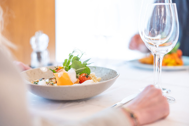 Opinii despre Restaurant Birsfelderhof în Birsfelden - Gastronomie und Hotellerie