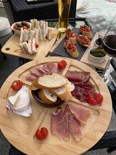 Opinii despre Le Q.G. în Carouge - Gastronomie und Hotellerie