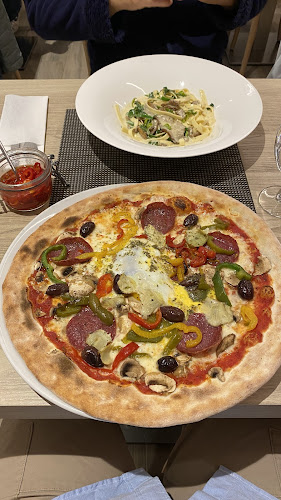 Opinii despre Pizzeria Veneziana în Zürich - Gastronomie und Hotellerie