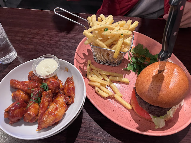 O'Callaghan's Shamrock Irish Pub - Gastronomie und Hotellerie