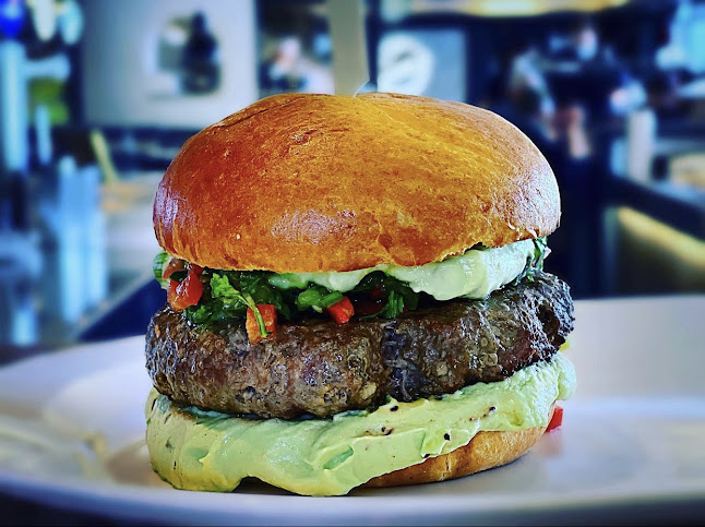 Opinii despre TENDER & LOINS în Basel - Gastronomie und Hotellerie