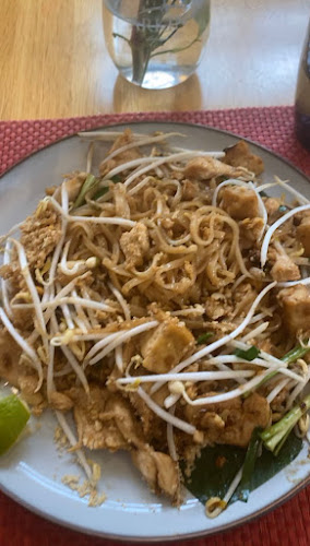 Opinii despre Siam Square Restaurant & BAR în Kloten - Gastronomie und Hotellerie