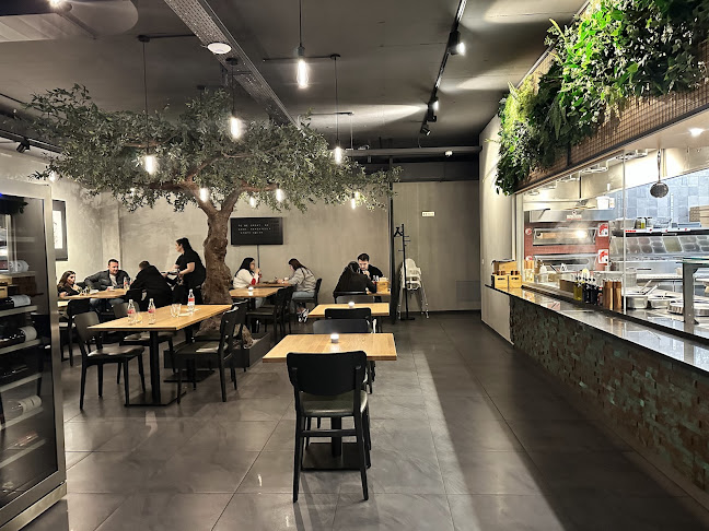 Opinii despre Aicha's Restaurant & Café în Lenzburg - Gastronomie und Hotellerie