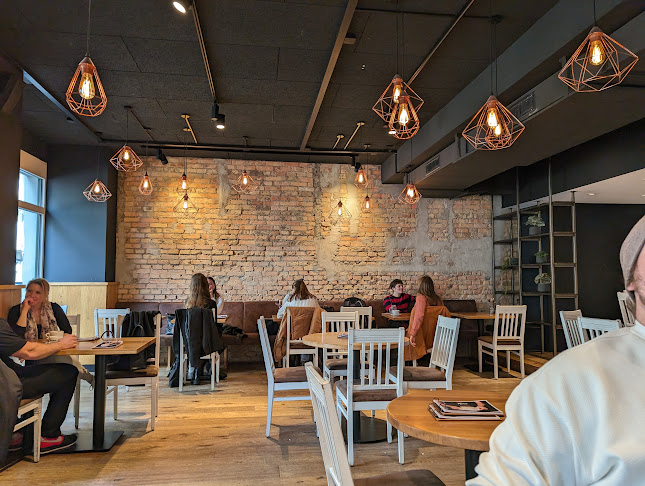 Two Hands Restaurant - Gastronomie und Hotellerie