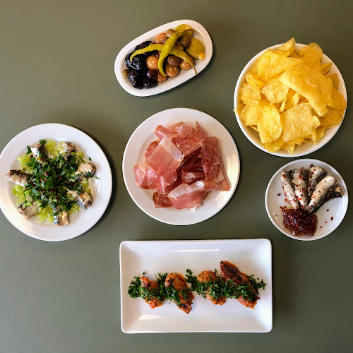 Comentarii opinii despre DE•TAPAS - BAR - BODEGA - COMESTIBLES