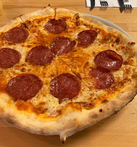 Pizzeria la Piccola - Gastronomie und Hotellerie