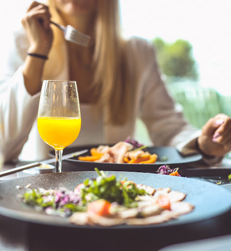 Opinii despre LEO Restaurant & Bar în Zürich - Gastronomie und Hotellerie