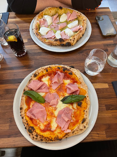 Opinii despre Cibo e Vino în Fribourg - Gastronomie und Hotellerie