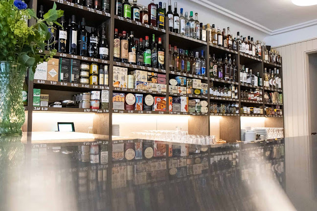 DE•TAPAS - BAR - BODEGA - COMESTIBLES