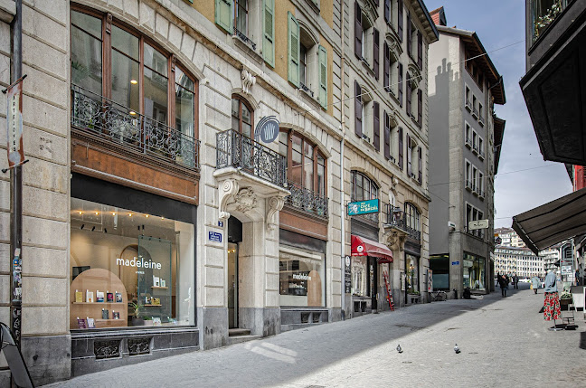 Madeleine - Café, Livres & Co - Gastronomie und Hotellerie