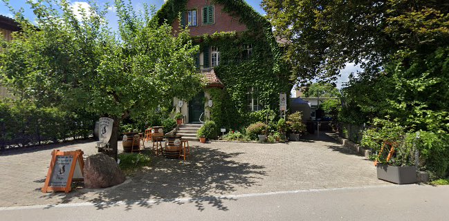 NUTS koffi l bar l cigar lounge