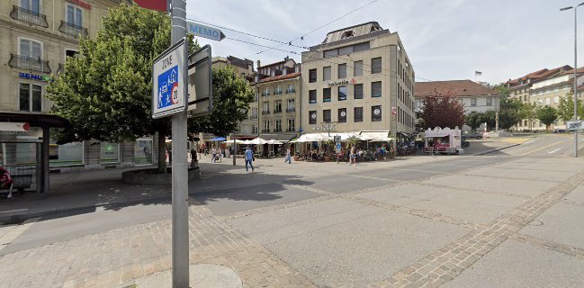 Restaurant Delifrance, Mme Petrus Camelia