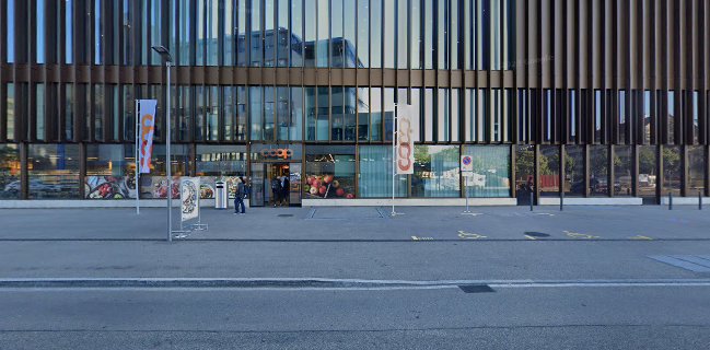 CUBE Restaurant & Lounge